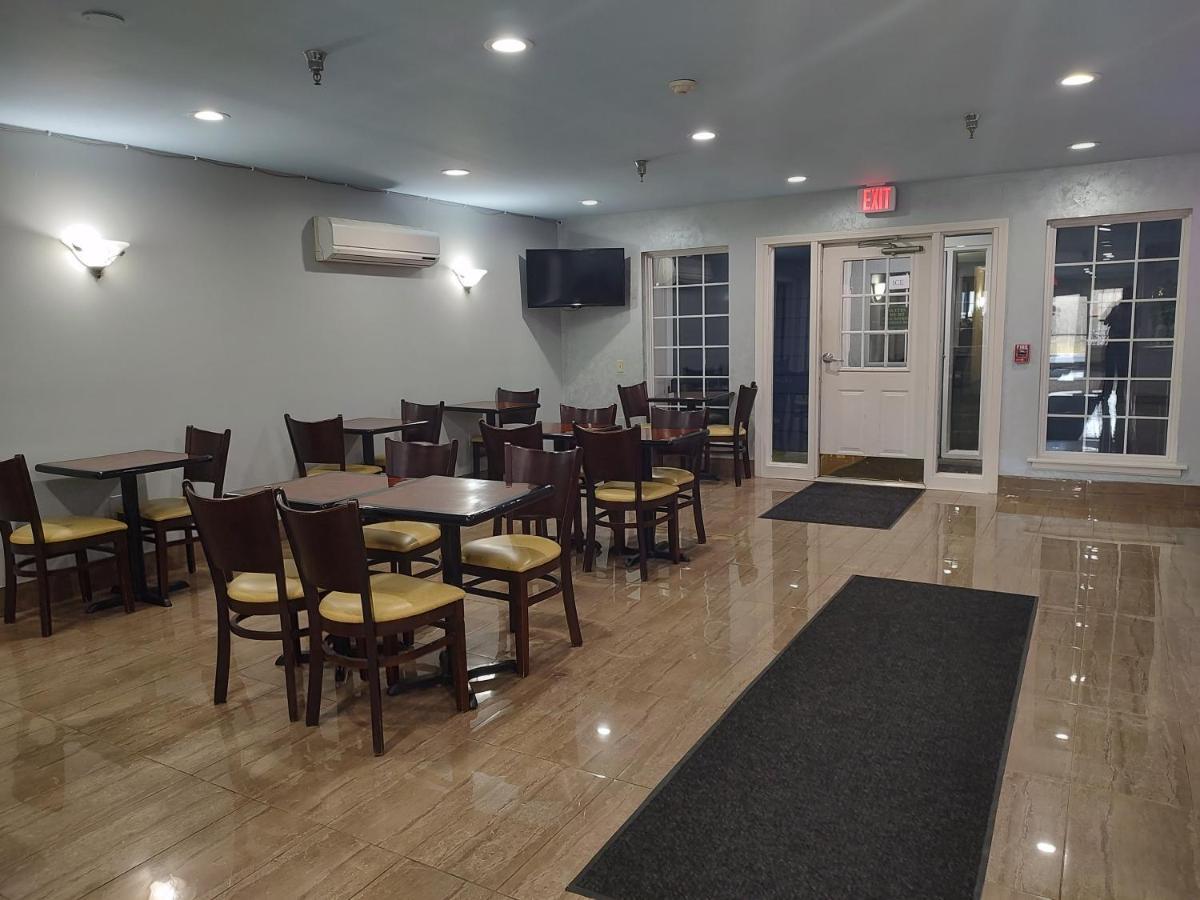 Hilltop Inn & Suites, Near Foxwoods Casino North Stonington Bagian luar foto