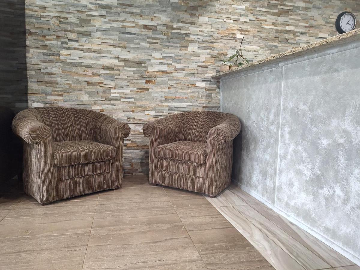 Hilltop Inn & Suites, Near Foxwoods Casino North Stonington Bagian luar foto