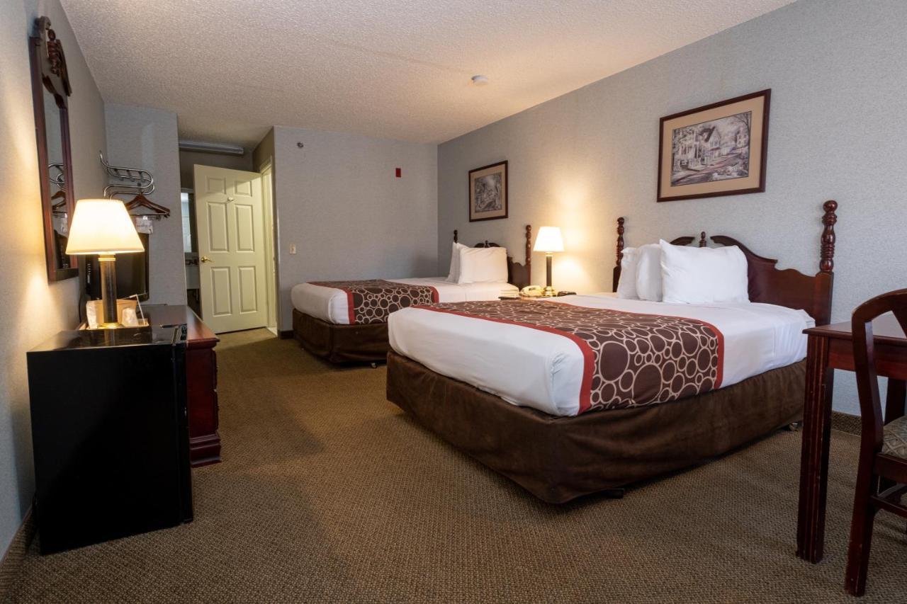 Hilltop Inn & Suites, Near Foxwoods Casino North Stonington Bagian luar foto