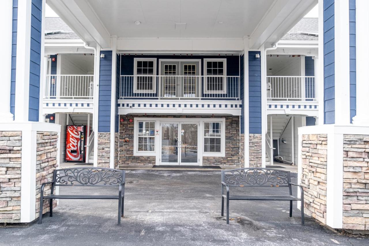 Hilltop Inn & Suites, Near Foxwoods Casino North Stonington Bagian luar foto