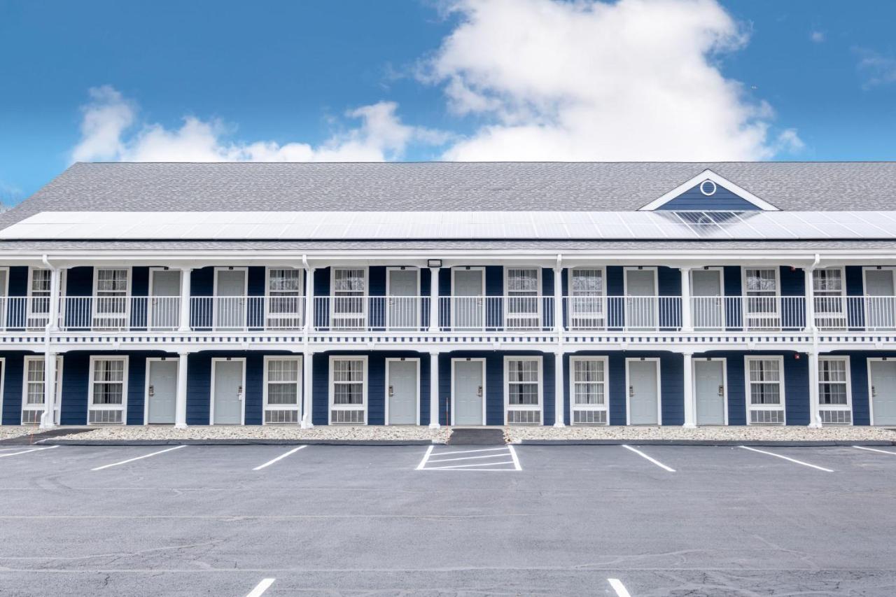 Hilltop Inn & Suites, Near Foxwoods Casino North Stonington Bagian luar foto